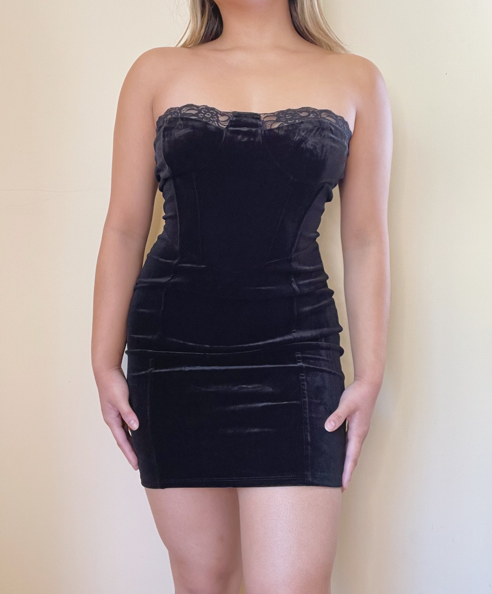 Scarlett Velvet Corset Dress (Black)